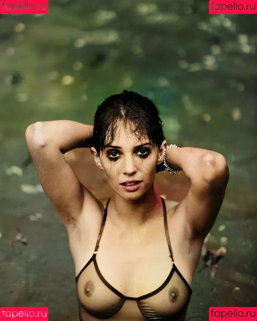 Maya Hawke Onlyfans Photo Gallery 