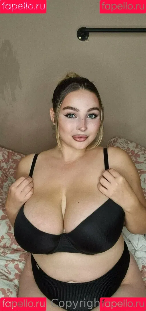 uktittygoddess Onlyfans Photo Gallery 