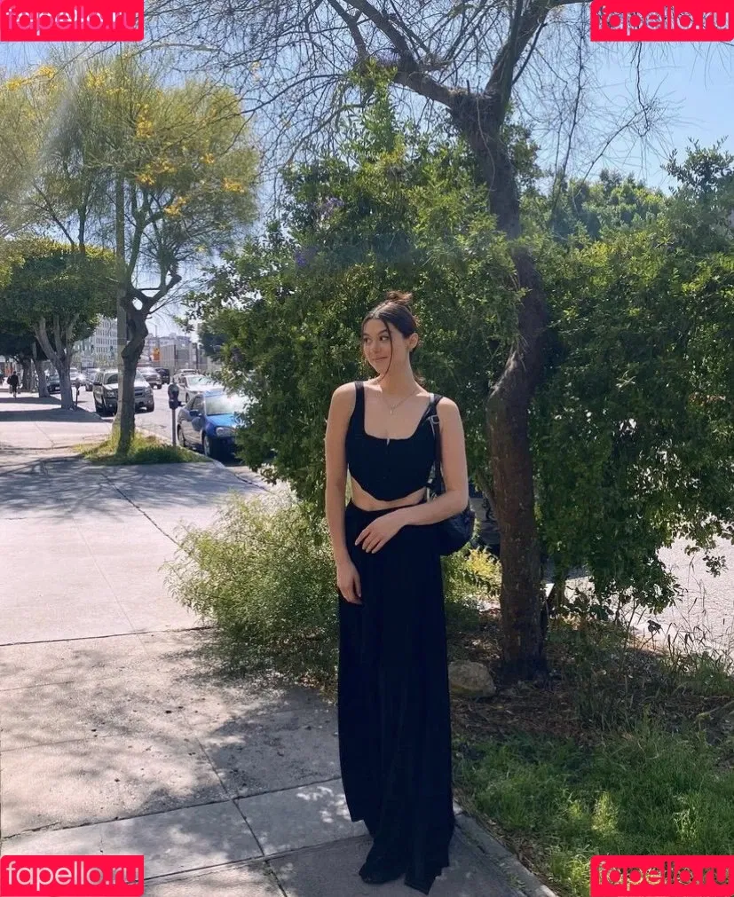 Kira Kosarin Onlyfans Photo Gallery 