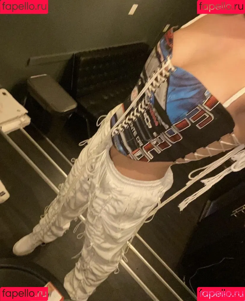 Kira Kosarin Onlyfans Photo Gallery 