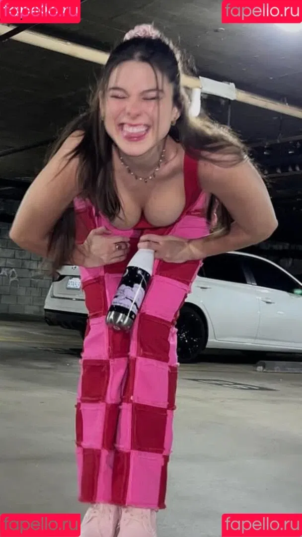 Kira Kosarin Onlyfans Photo Gallery 
