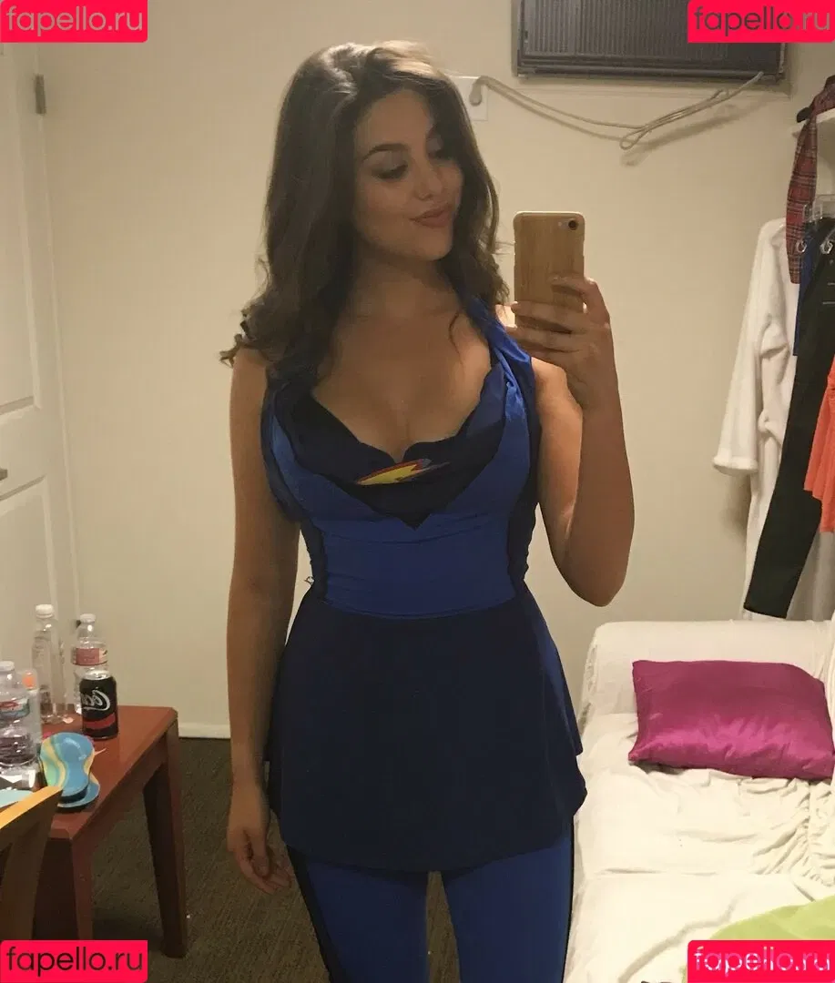 Kira Kosarin Onlyfans Photo Gallery 
