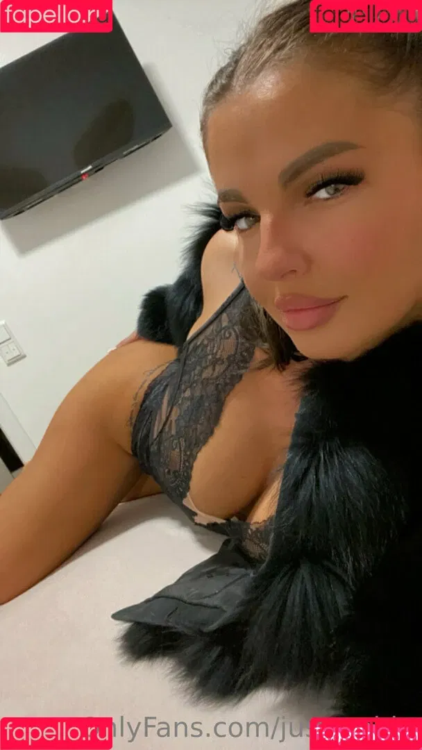 Justmebiu Onlyfans Photo Gallery 