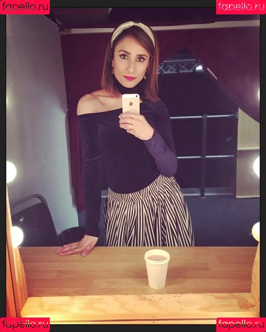 Anita Rani Onlyfans Photo Gallery 