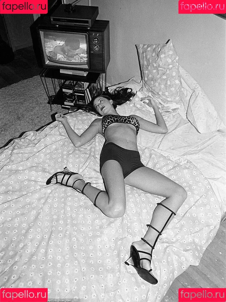 Shannon Elizabeth Onlyfans Photo Gallery 