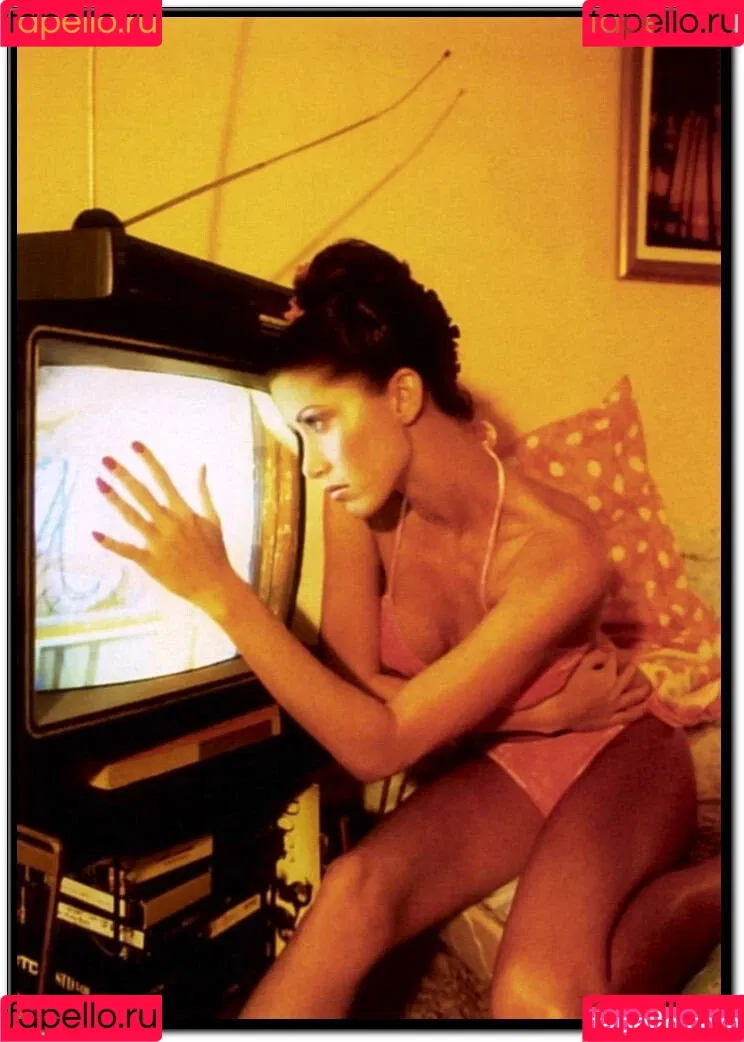 Shannon Elizabeth Onlyfans Photo Gallery 