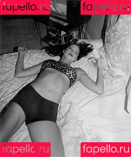 Shannon Elizabeth Onlyfans Photo Gallery 