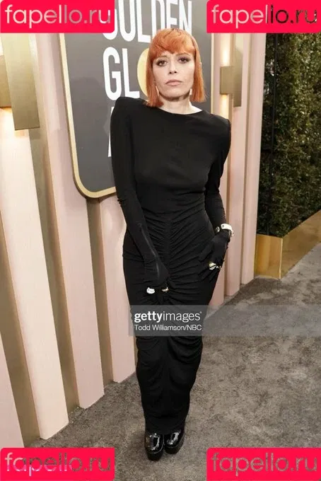 Natasha Lyonne Onlyfans Photo Gallery 