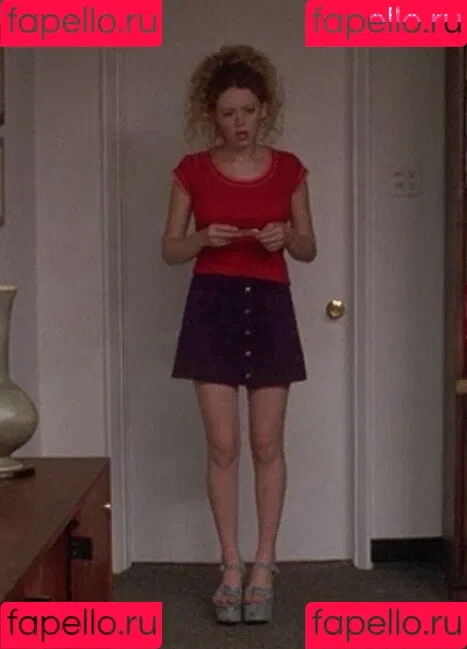 Natasha Lyonne Onlyfans Photo Gallery 