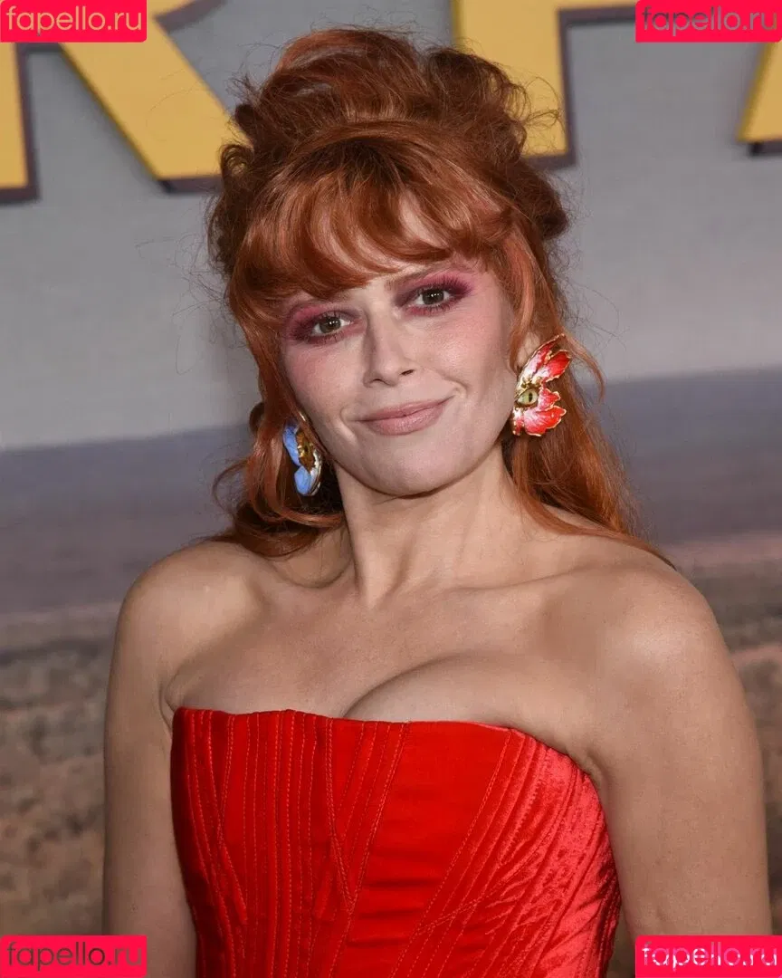 Natasha Lyonne Onlyfans Photo Gallery 