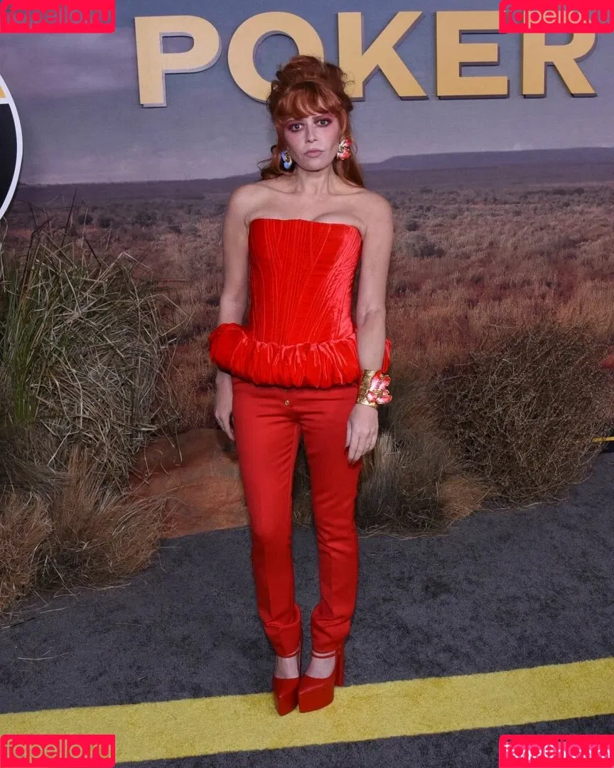 Natasha Lyonne Onlyfans Photo Gallery 