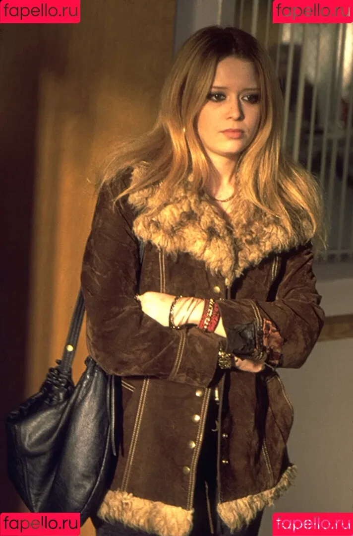 Natasha Lyonne Onlyfans Photo Gallery 