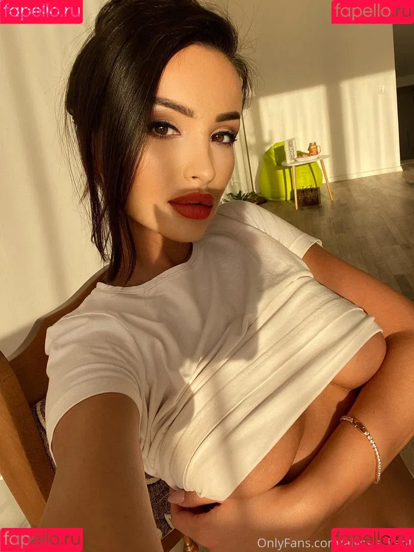 alyssia_kent Onlyfans Photo Gallery 