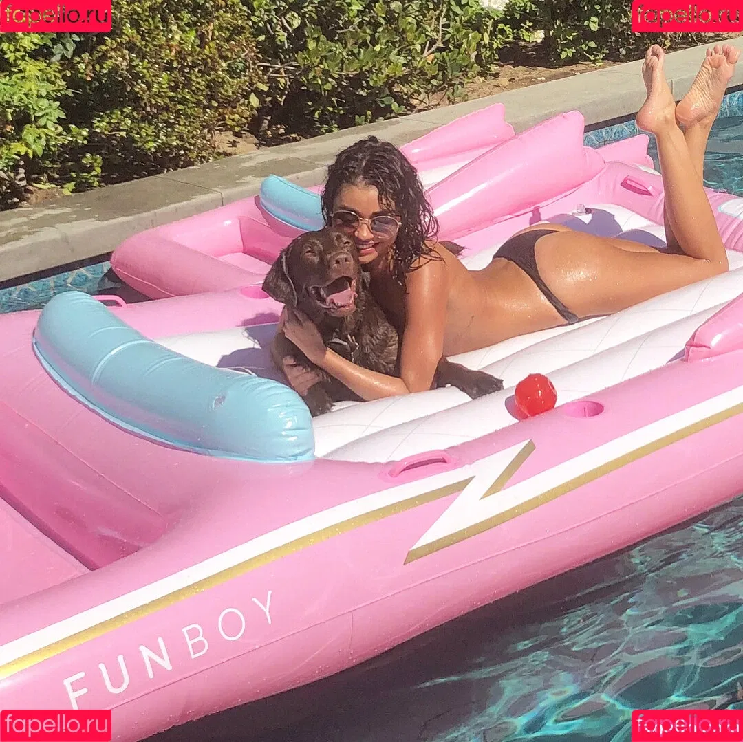 Sarah Hyland Onlyfans Photo Gallery 