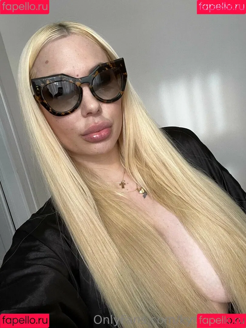 kyrahotxxx Onlyfans Photo Gallery 