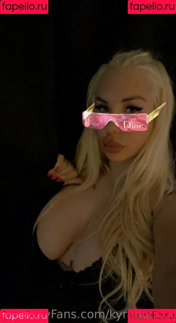 kyrahotxxx Onlyfans Photo Gallery 