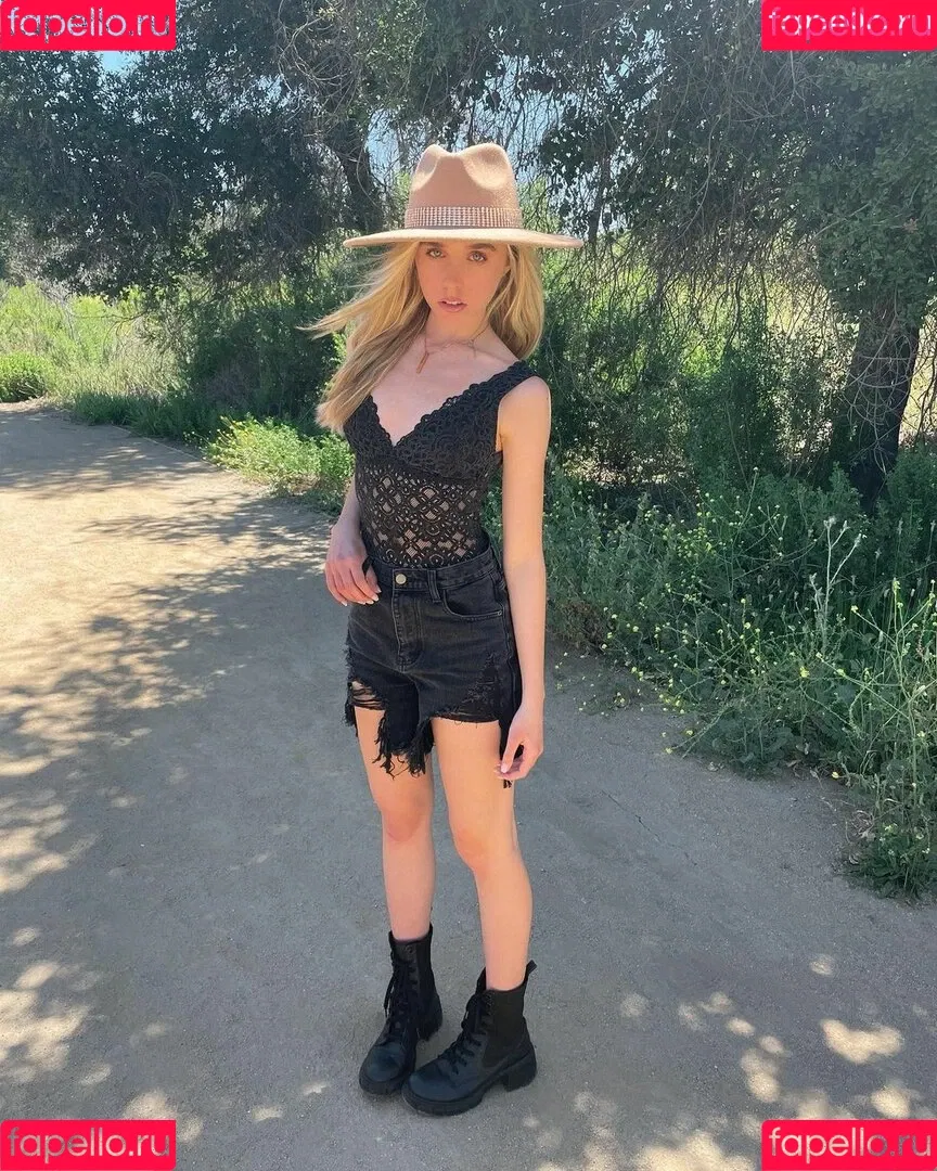 Jenna Davis Onlyfans Photo Gallery 