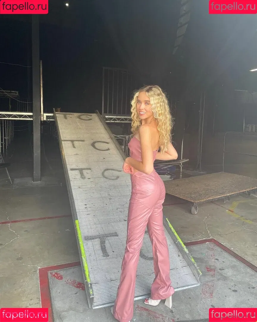 Jenna Davis Onlyfans Photo Gallery 
