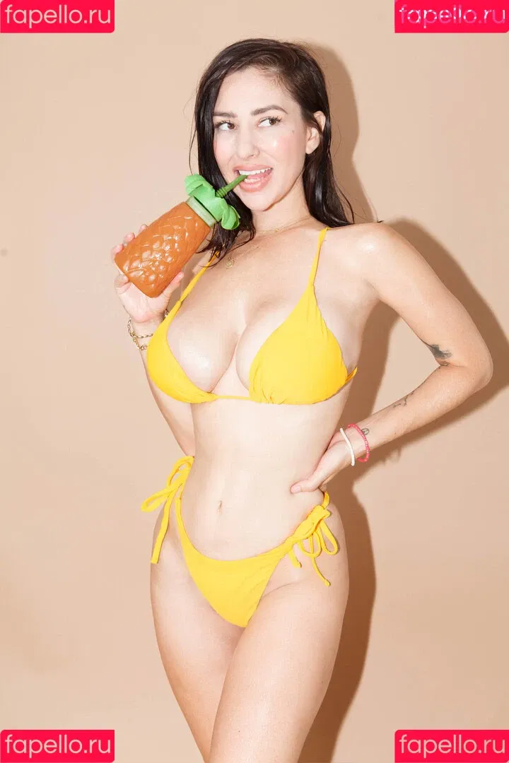 Shay Laren Onlyfans Photo Gallery 