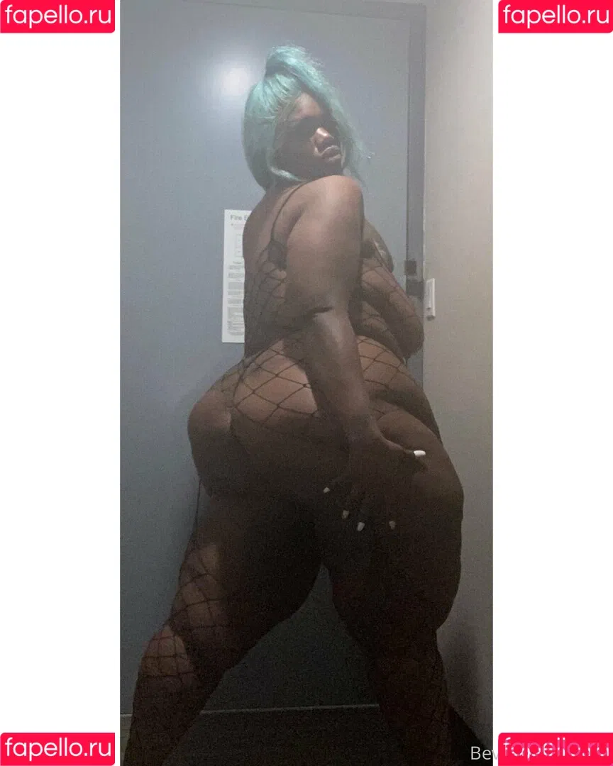 beverlyblue3x Onlyfans Photo Gallery 