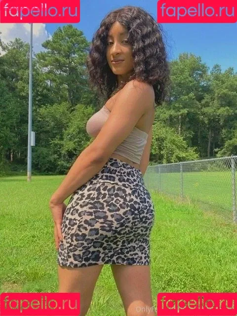 Alyssa Maxwell Onlyfans Photo Gallery 
