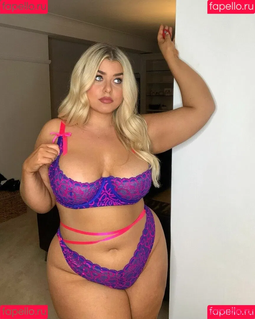 Izzy Nicholls Onlyfans Photo Gallery 