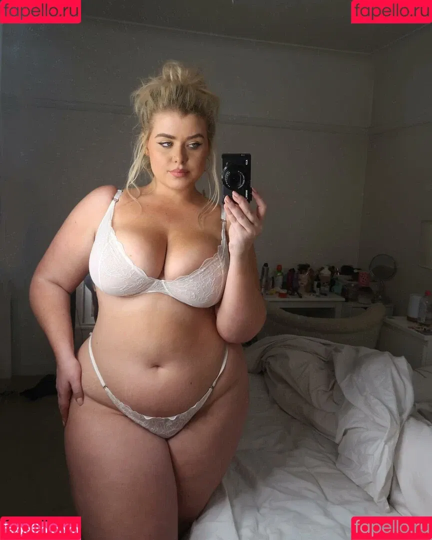 Izzy Nicholls Onlyfans Photo Gallery 