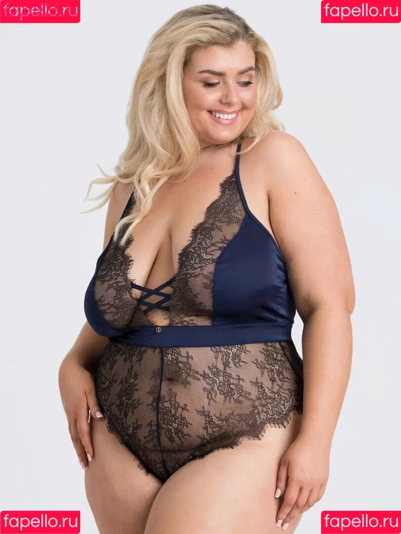 Izzy Nicholls Onlyfans Photo Gallery 