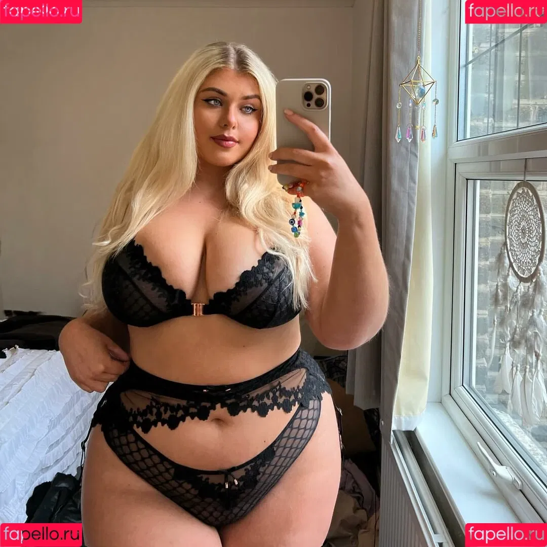 Izzy Nicholls Onlyfans Photo Gallery 