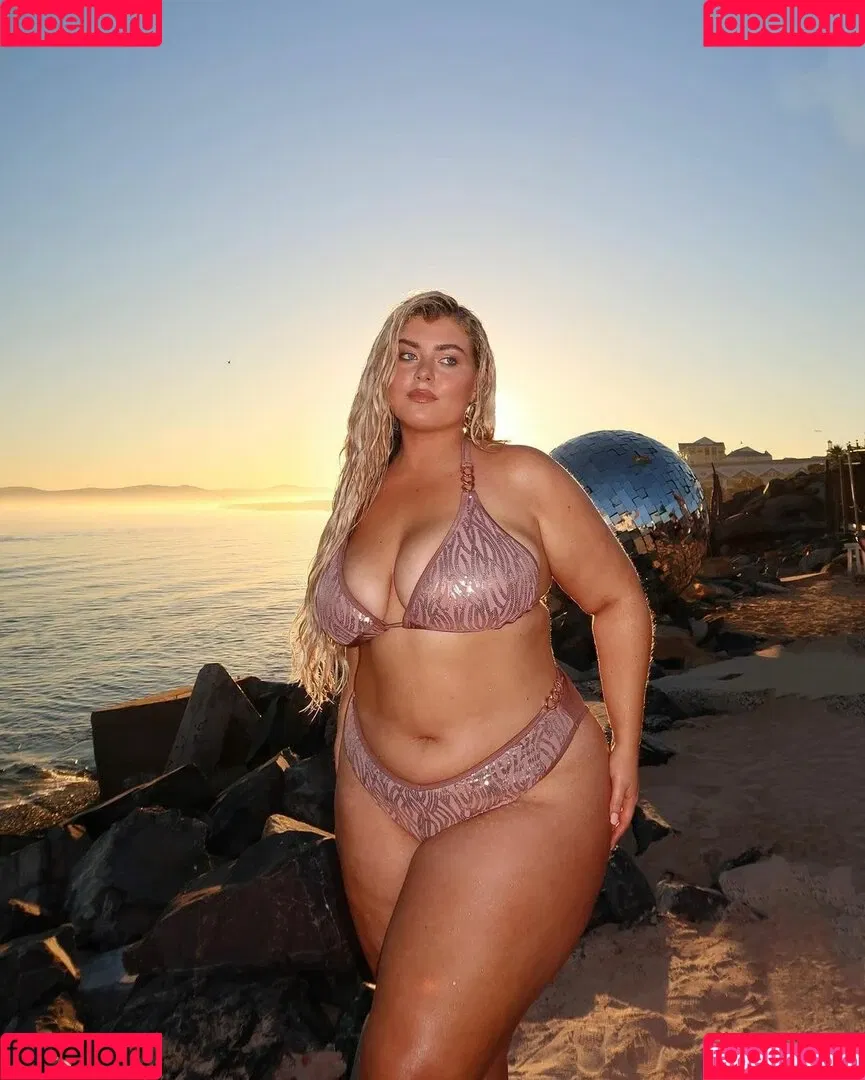 Izzy Nicholls Onlyfans Photo Gallery 