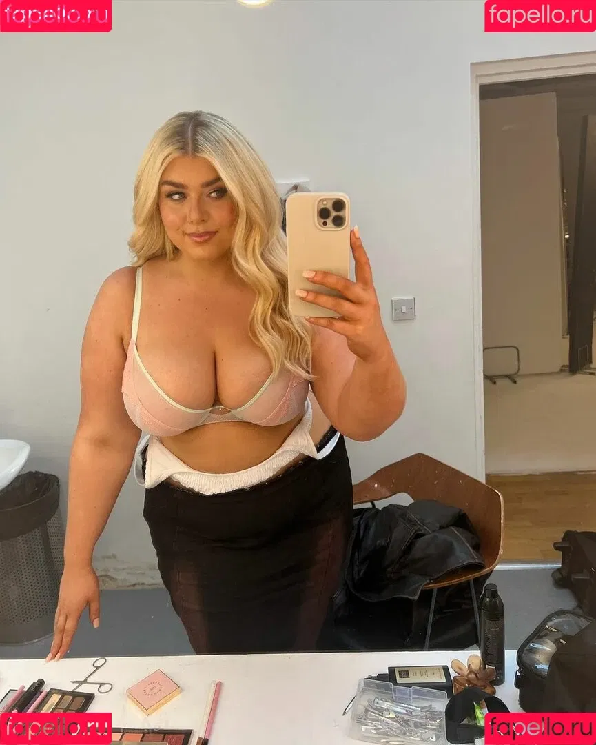 Izzy Nicholls Onlyfans Photo Gallery 