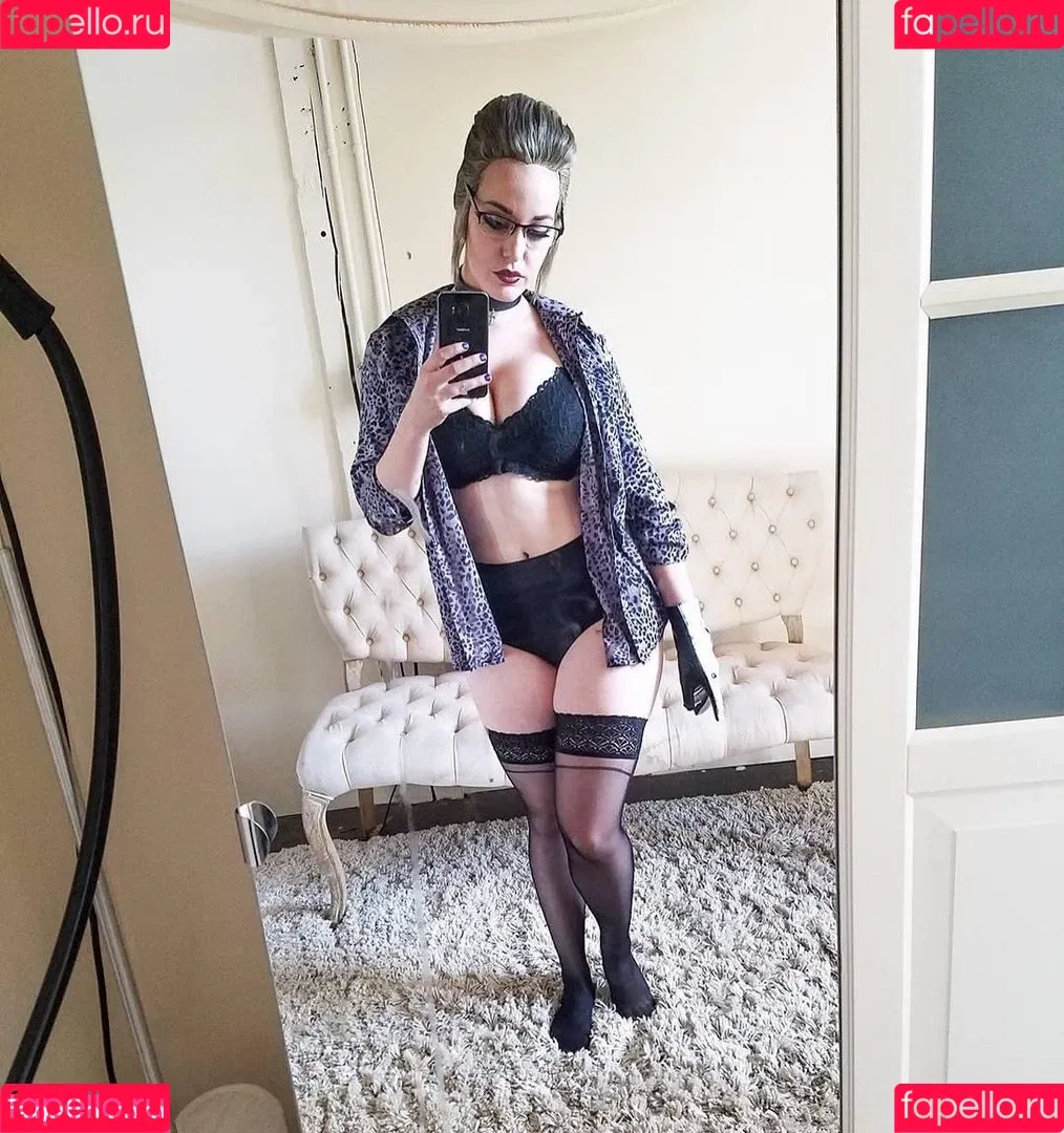 LisaLouWho Onlyfans Photo Gallery 