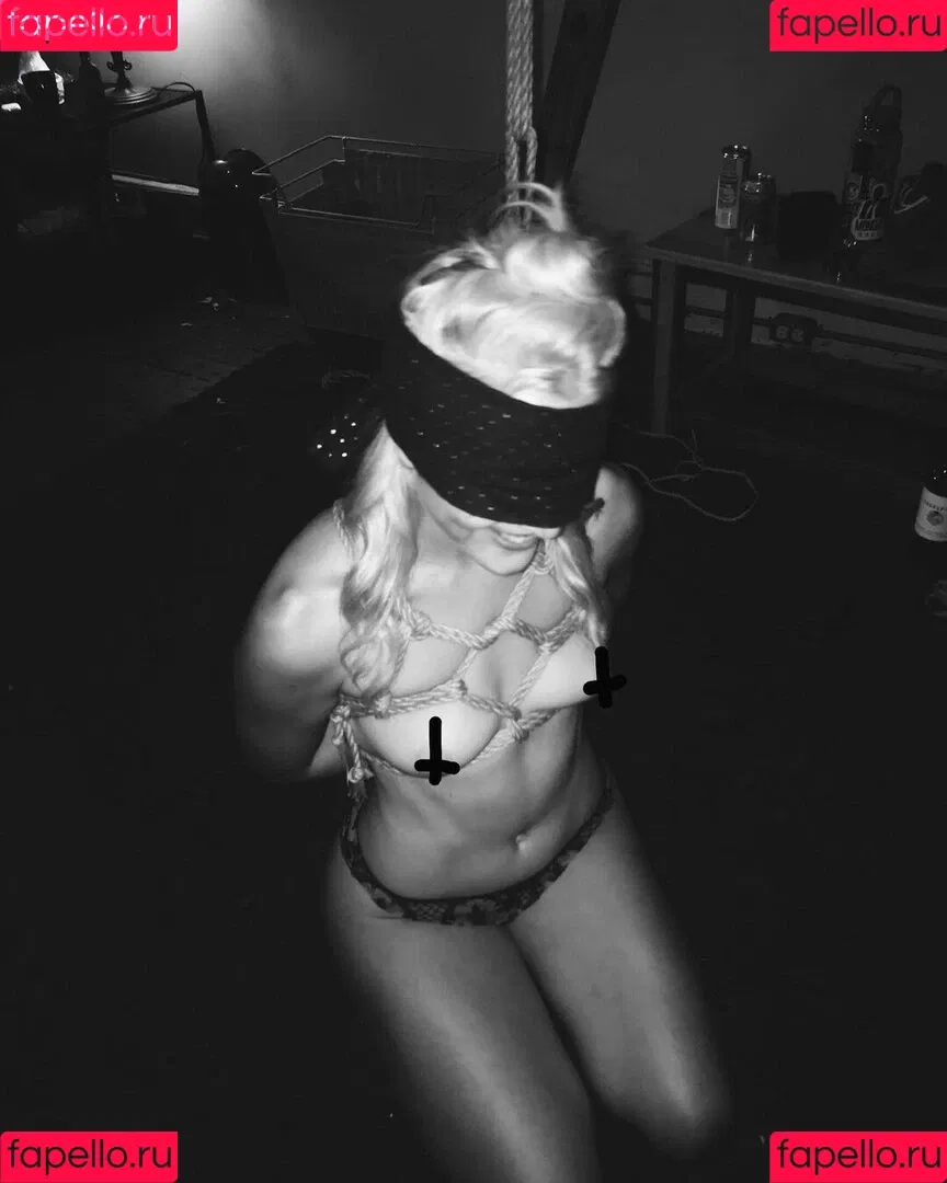 alittle_vampy Onlyfans Photo Gallery 