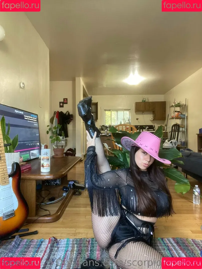 Bendy Lola Onlyfans Photo Gallery 