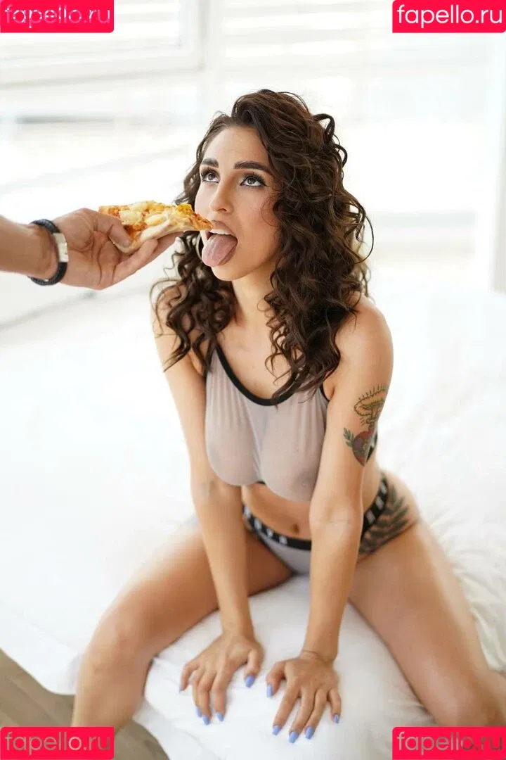 Aisultanax Onlyfans Photo Gallery 