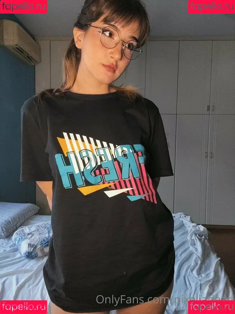 pixeljadearixela Onlyfans Photo Gallery 