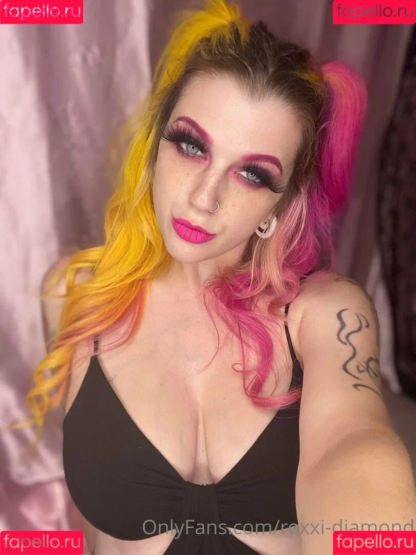Roxxi Diamond Onlyfans Photo Gallery 