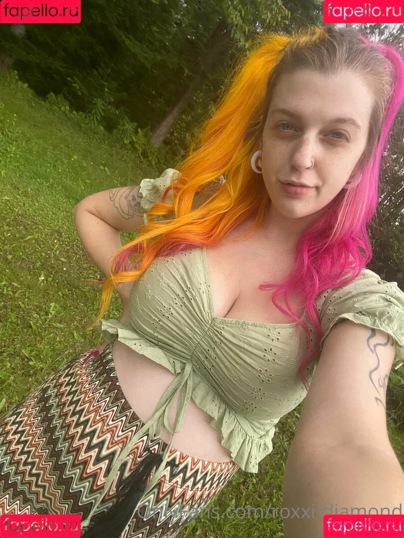 Roxxi Diamond Onlyfans Photo Gallery 
