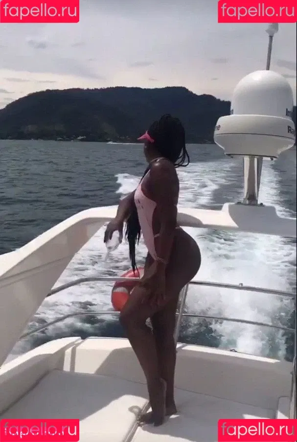 Iza Cantora Onlyfans Photo Gallery 