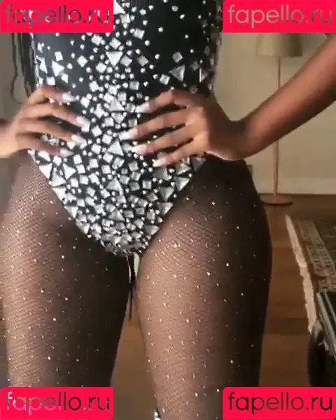 Iza Cantora Onlyfans Photo Gallery 