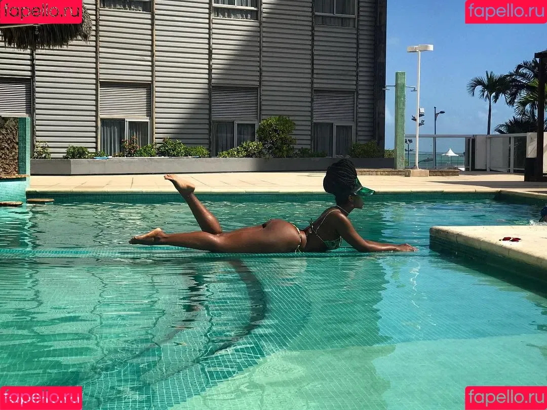 Iza Cantora Onlyfans Photo Gallery 