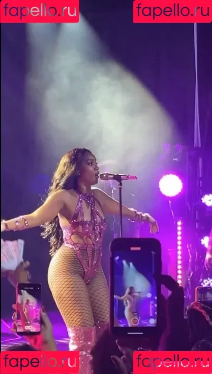 Iza Cantora Onlyfans Photo Gallery 