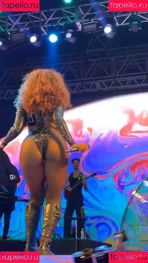 Iza Cantora Onlyfans Photo Gallery 