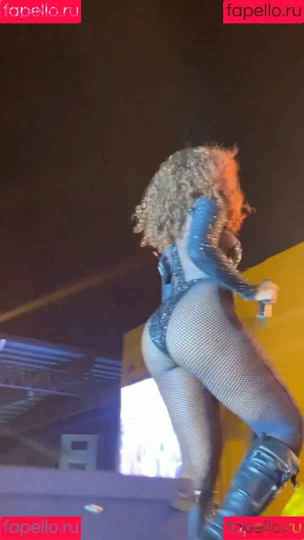 Iza Cantora Onlyfans Photo Gallery 