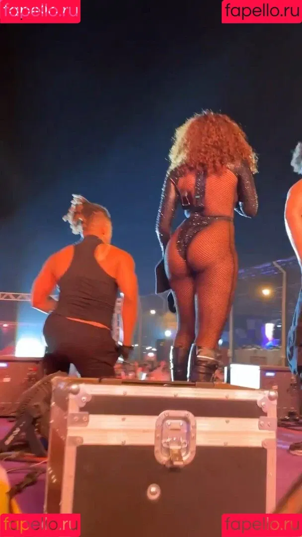 Iza Cantora Onlyfans Photo Gallery 