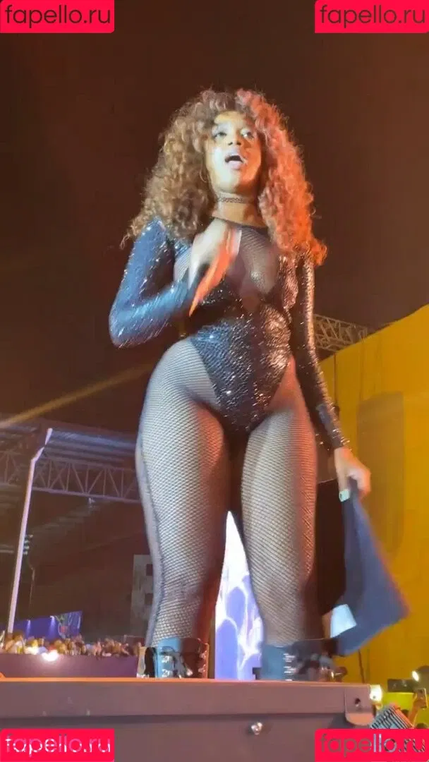 Iza Cantora Onlyfans Photo Gallery 