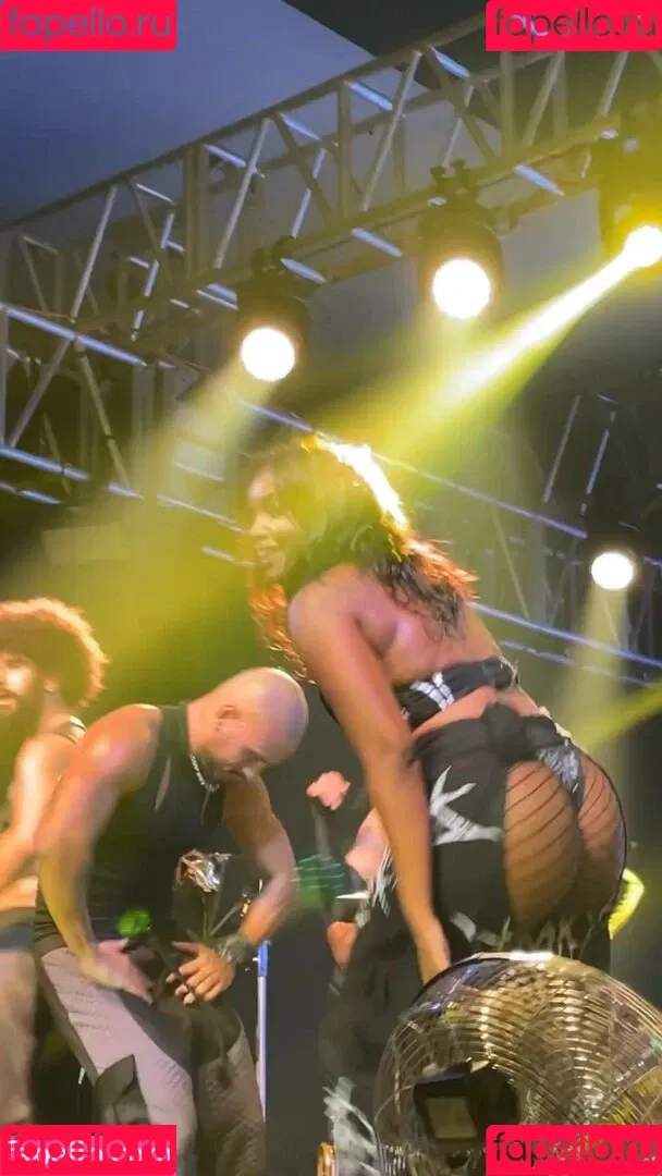 Iza Cantora Onlyfans Photo Gallery 