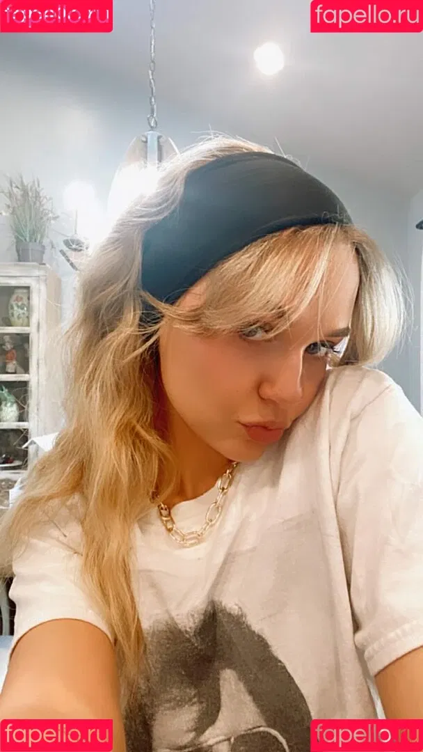 Madison Iseman Onlyfans Photo Gallery 
