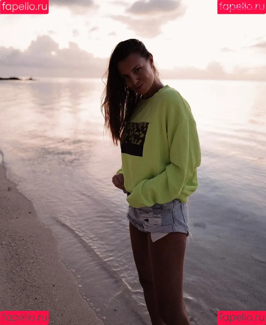Laura Wontorra Onlyfans Photo Gallery 
