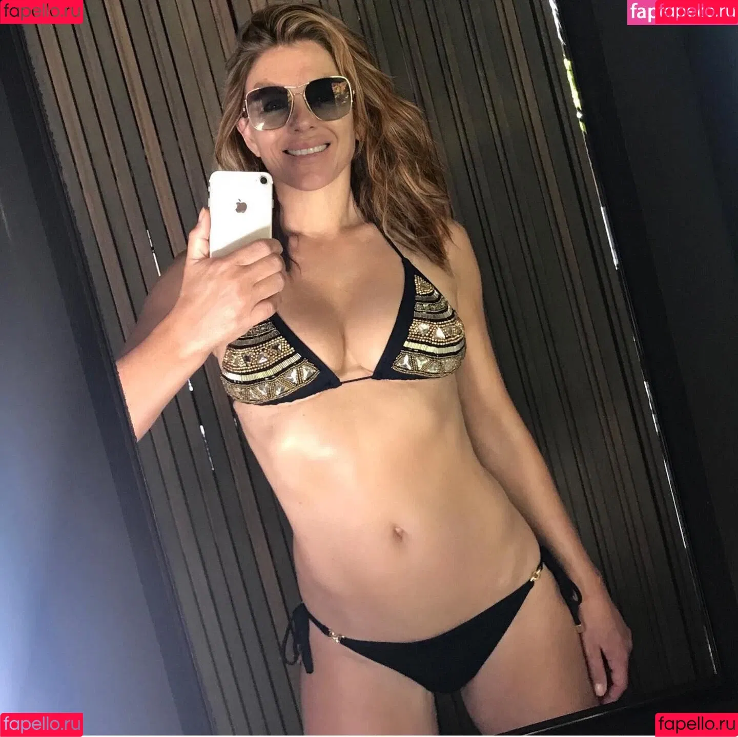 Elizabeth Hurley Onlyfans Photo Gallery 